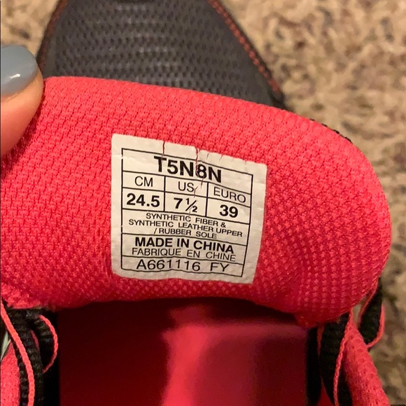 ASICS - Picture 4 of 4